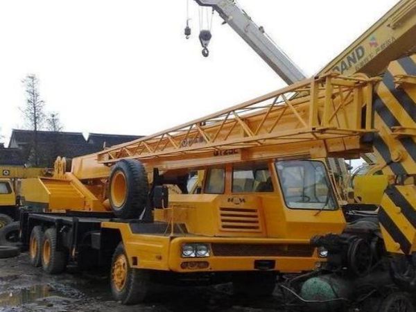中原区吊车租赁公司_吊车出租价格遭受哪些因素危害呢?